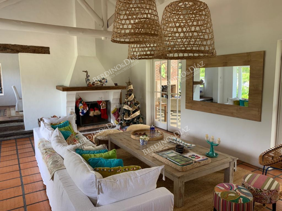 Chacra ID.2365 - Chacra maritima en venta Jose Ignacio con casa estilo Campiña