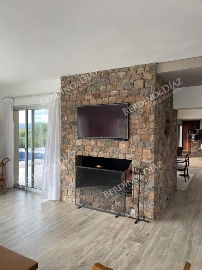 Chacra ID.2370 - Chacra en Cerros Azules en venta de 86 hectareas con hermosa Finca