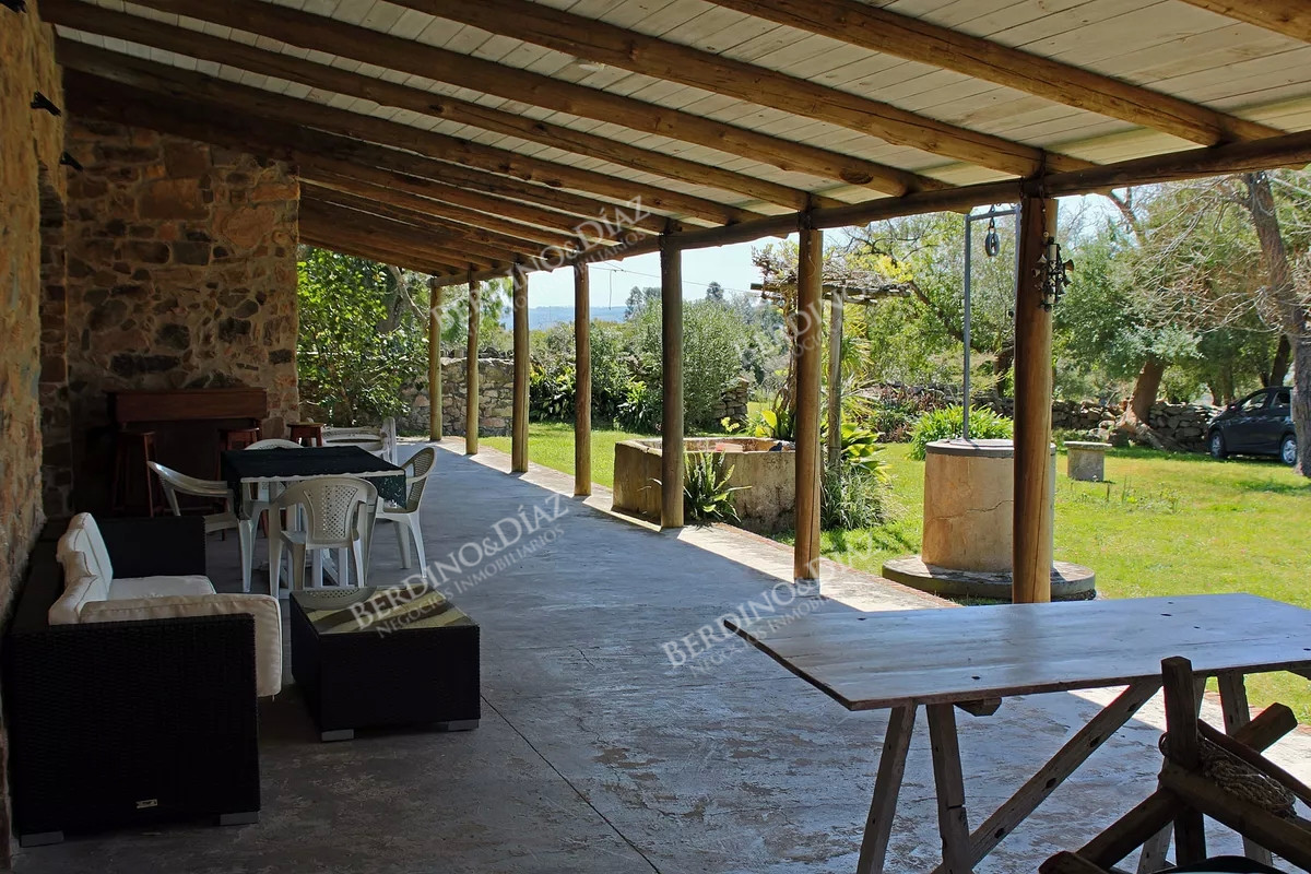 Chacra ID.2341 - Chacra en venta Pueblo Eden de 5 hectareas con casa de Piedra
