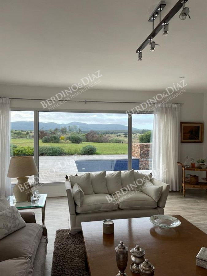 Chacra ID.2370 - Chacra en Cerros Azules en venta de 86 hectareas con hermosa Finca