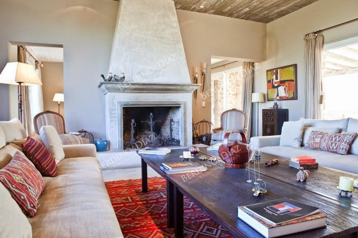 Chacra ID.2209 - Chacra estilo contemporaneo en venta en ( consulte precio )