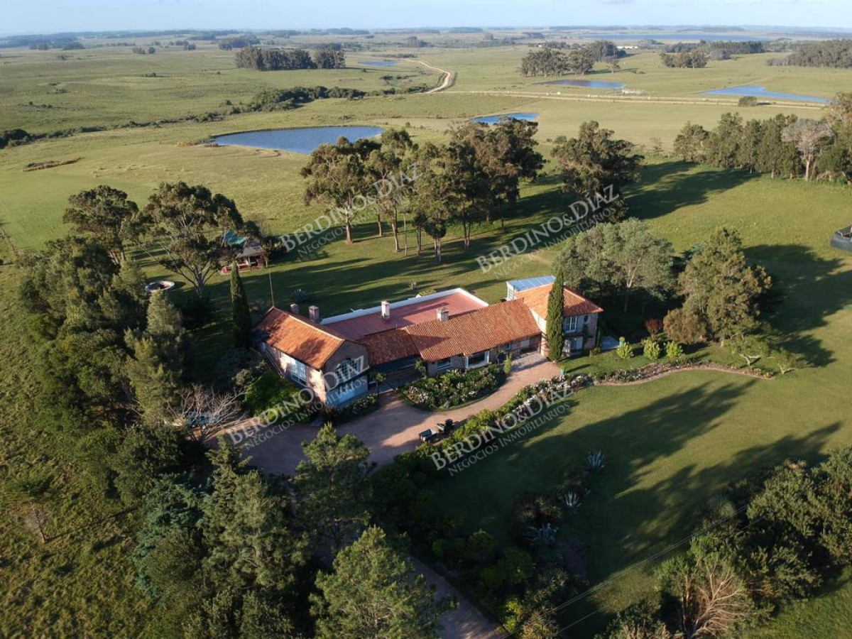 Chacra ID.2365 - Chacra maritima en venta Jose Ignacio con casa estilo Campiña
