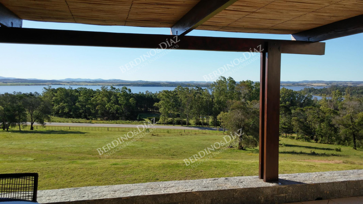 Chacra ID.1196 - Chacra en venta apto para  Hotel Laguna del Sauce Punta Ballena
