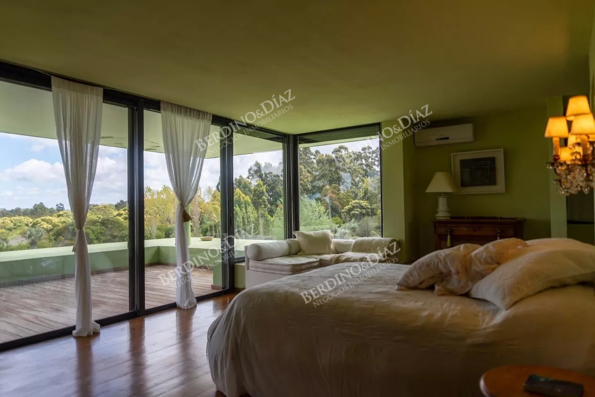 Chacra ID.2314 - Chacra de 5 hectareas con casa de 5 dormitorios en La barra