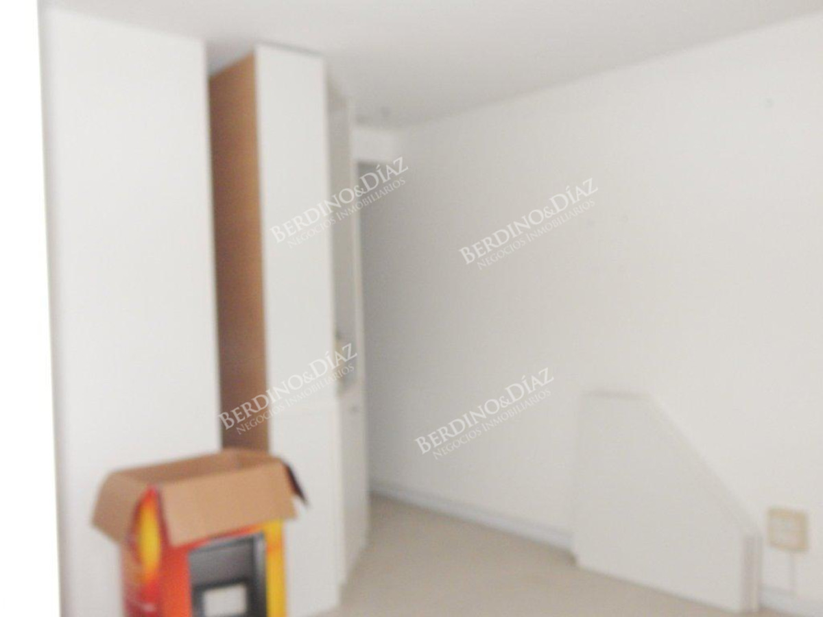 Local Comercial ID.113 - Amplio Local comercial en Pleno Corazón de Península a Solo Metros de la Rambla