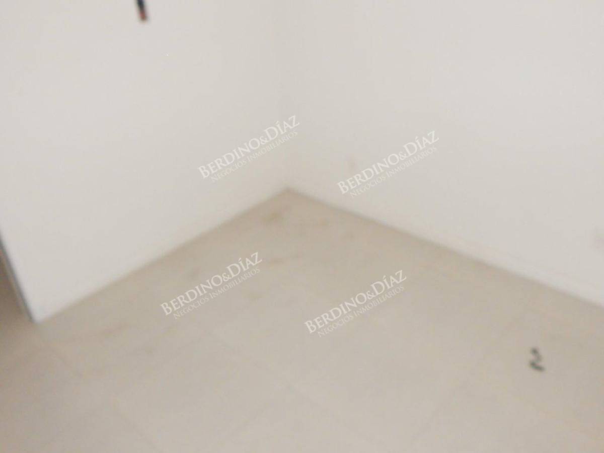 Local Comercial ID.113 - Amplio Local comercial en Pleno Corazón de Península a Solo Metros de la Rambla