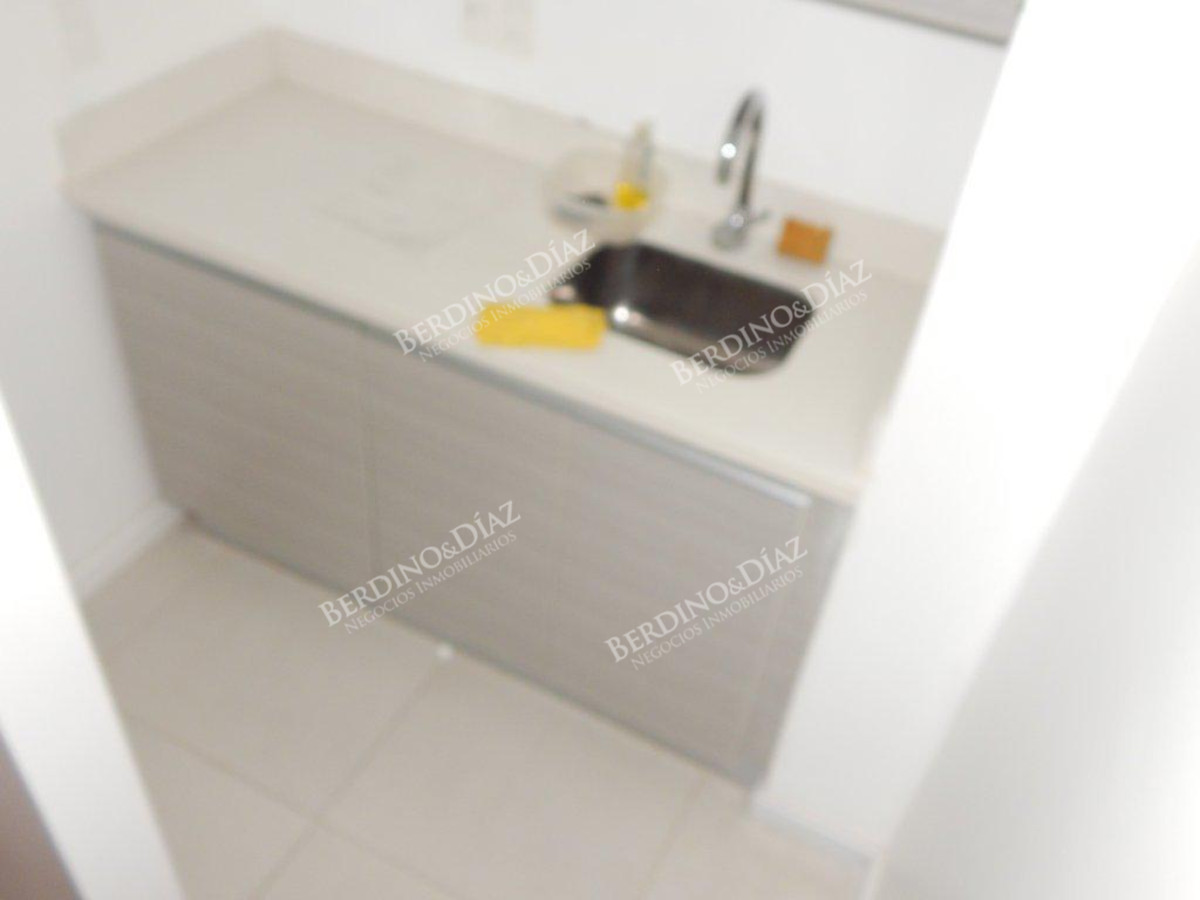 Local Comercial ID.113 - Amplio Local comercial en Pleno Corazón de Península a Solo Metros de la Rambla