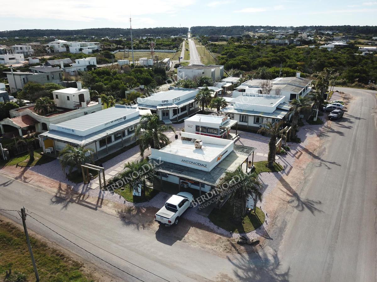 Local Comercial ID.2271 - Local espectacular esquina en Jose Ignacio