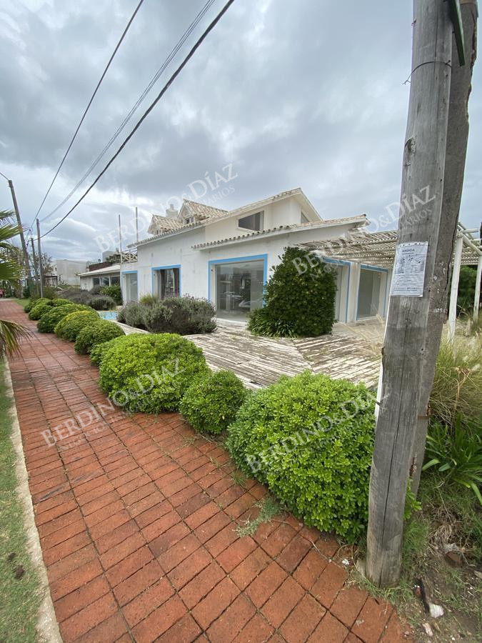 Local Comercial ID.2275 - Local comercial en venta expectacular punto Manantiales