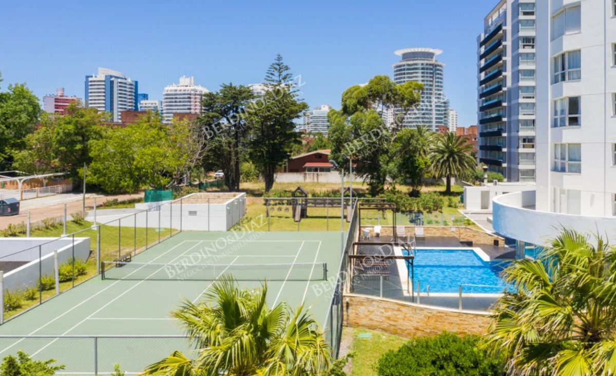 Apartamento ID.2809 - Apartamento en venta en Casino Tower Punta del Este