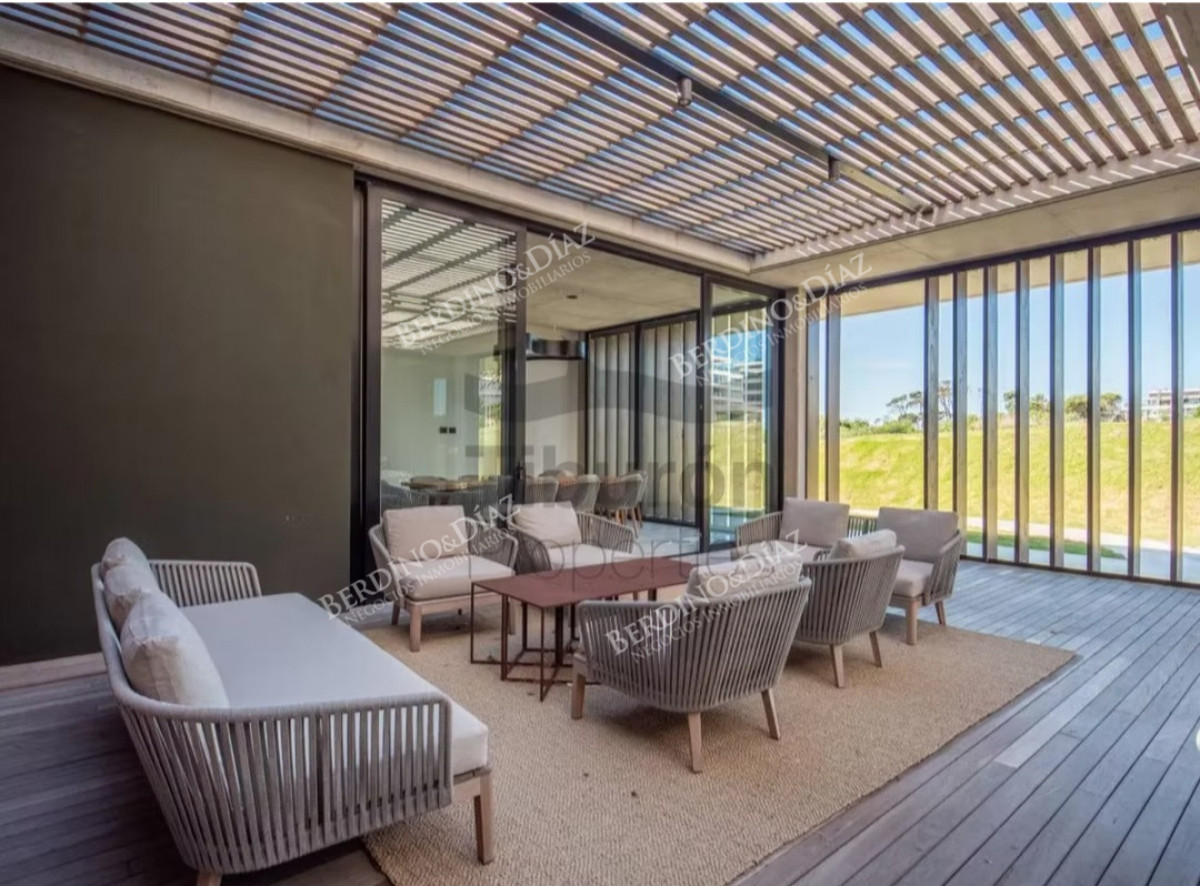 Apartamento ID.2974 - Apartamento en venta  3 dormitorios en Surfside