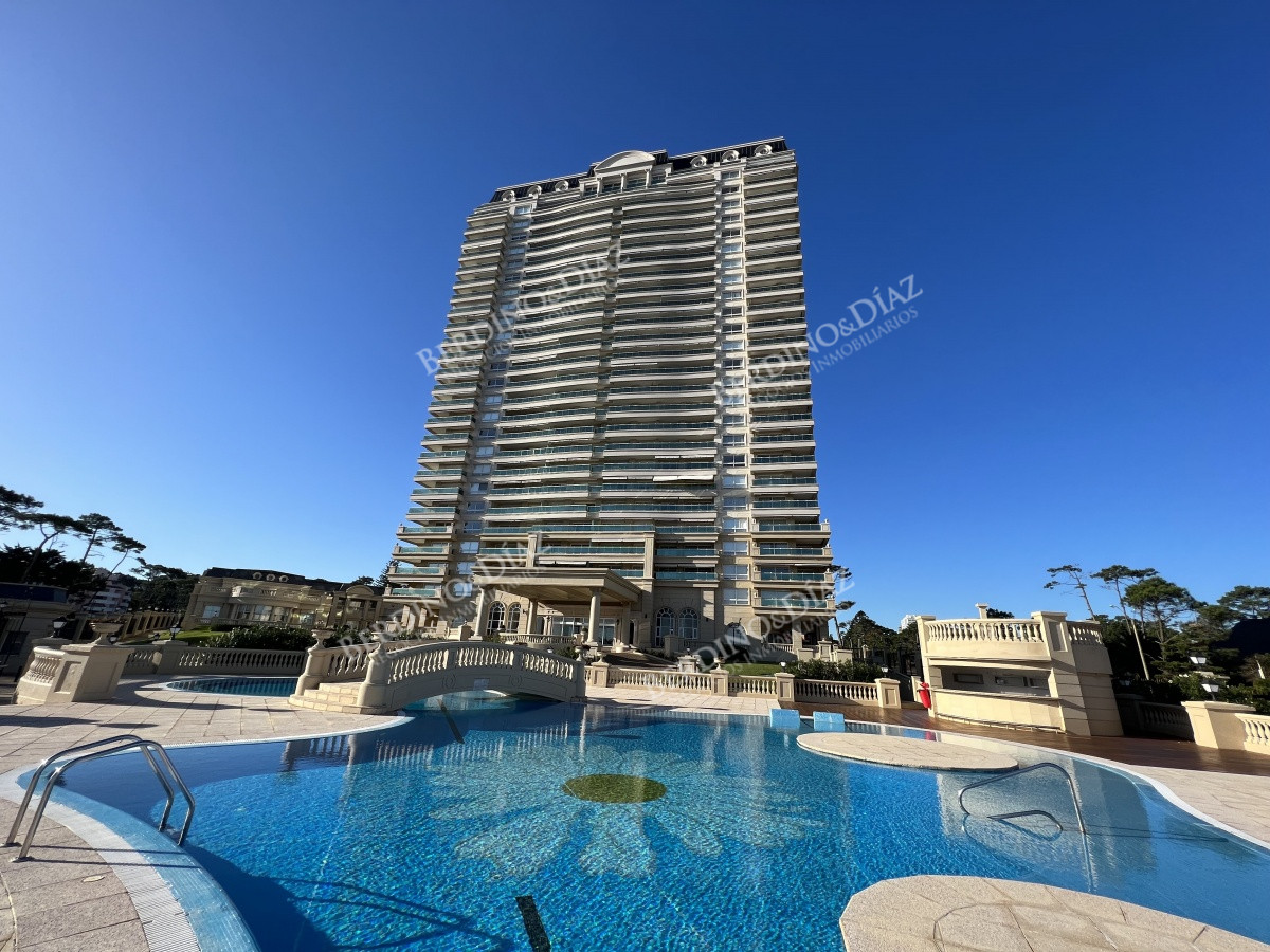 Apartamento ID.122 -  Apartamento en Playa Mansa en Le Jardin de Punta del Este