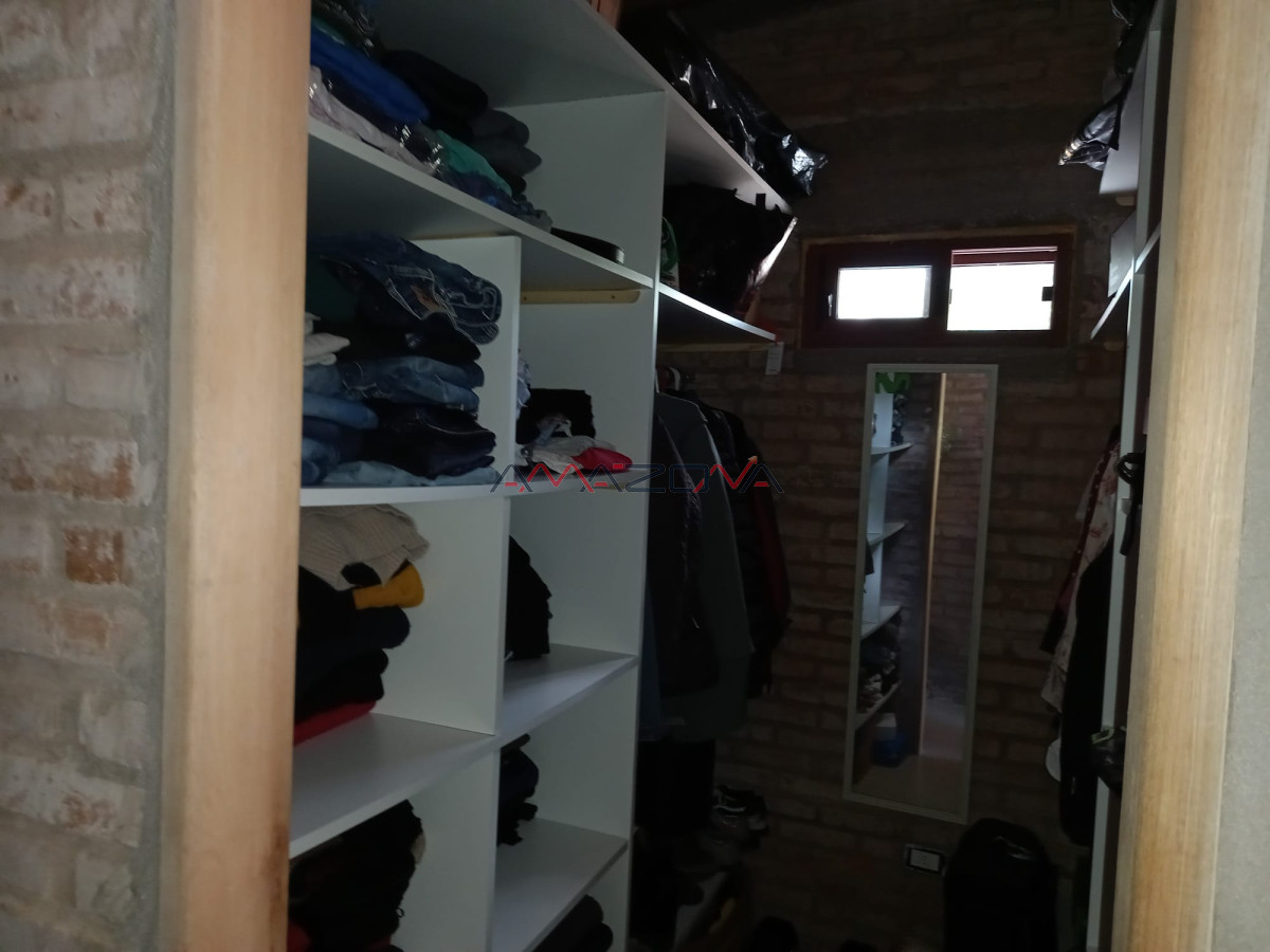 Casa ID.5683 - Club del Lago. Oportunidad!!
