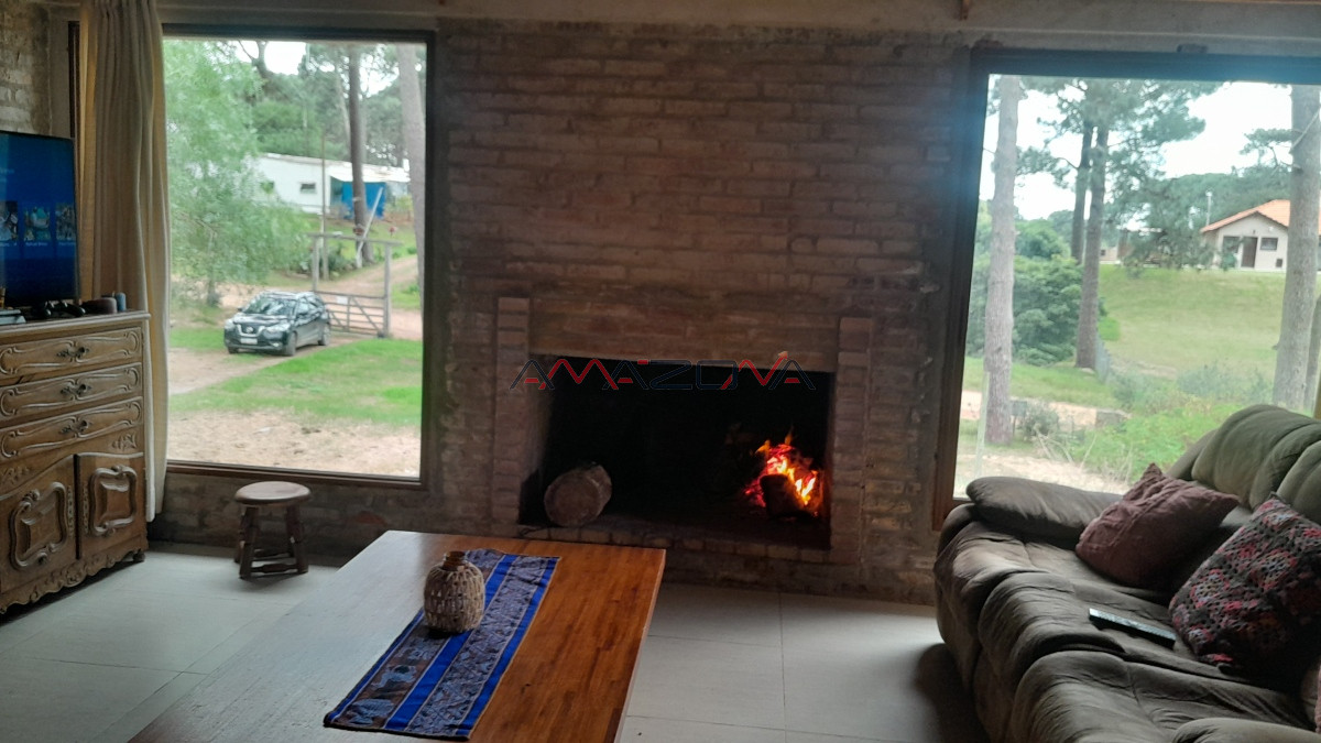Casa ID.5683 - Club del Lago. Oportunidad!!