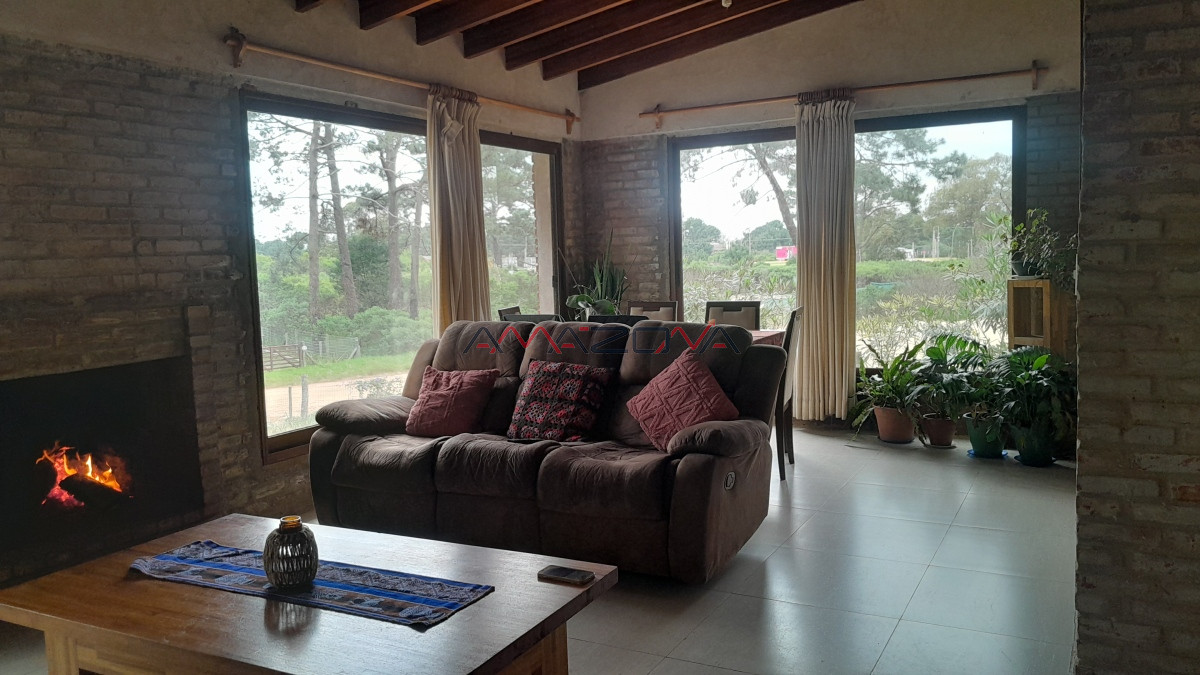 Casa ID.5683 - Club del Lago. Oportunidad!!