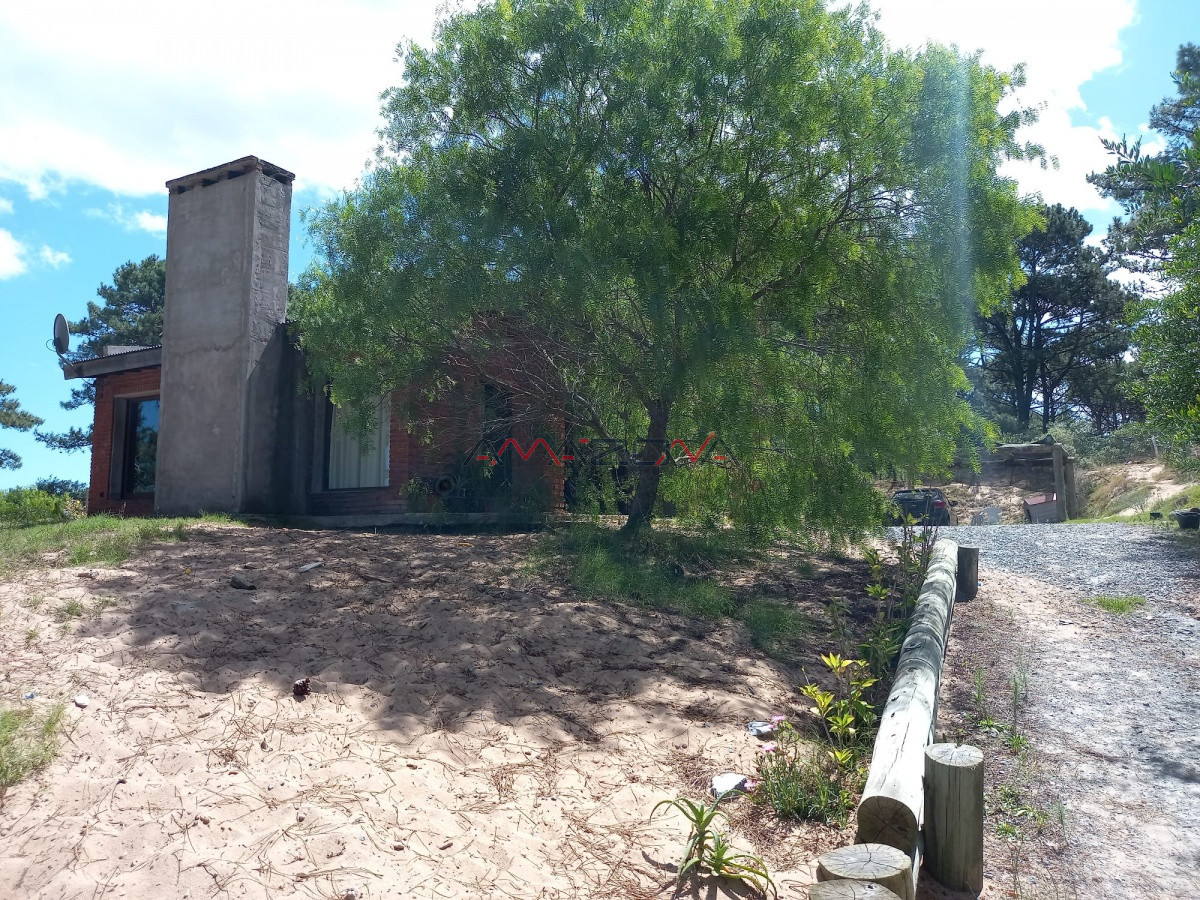 Casa ID.5683 - Club del Lago. Oportunidad!!