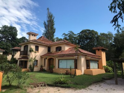 Casa en Punta ballena - Solanas - Inmejorable entorno!