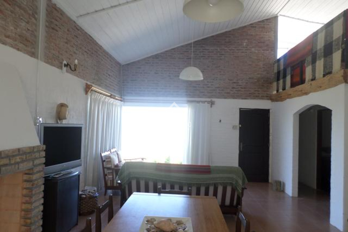 Casa ID.5003 - Oportunidad en Ocean Park!!
