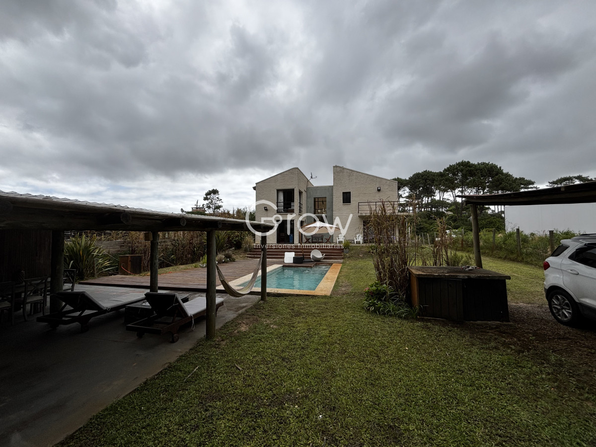 Casa ID.2334 - Excelente Ubicacion!!!