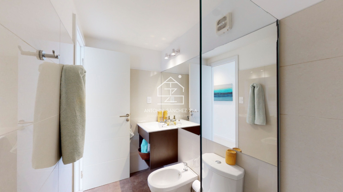 Apartamento ID.3948 - Oportunidad en Torre Cardinal con Renta asegurada