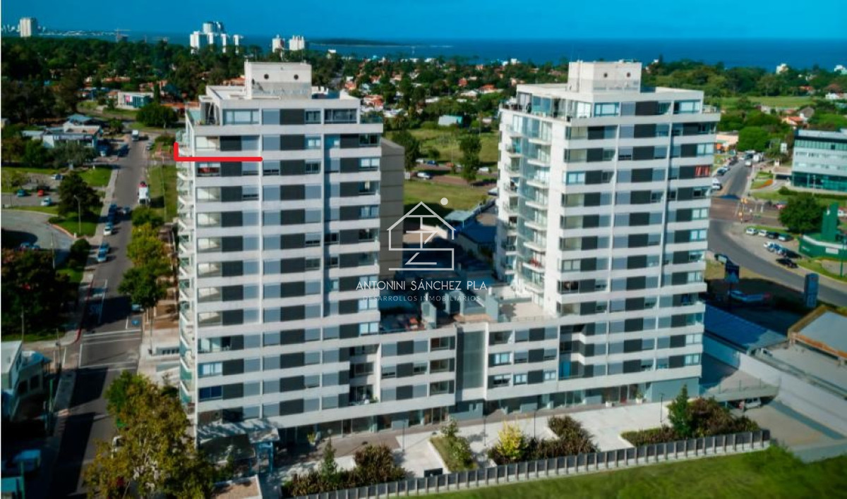 Apartamento ID.3948 - Oportunidad en Torre Cardinal con Renta asegurada