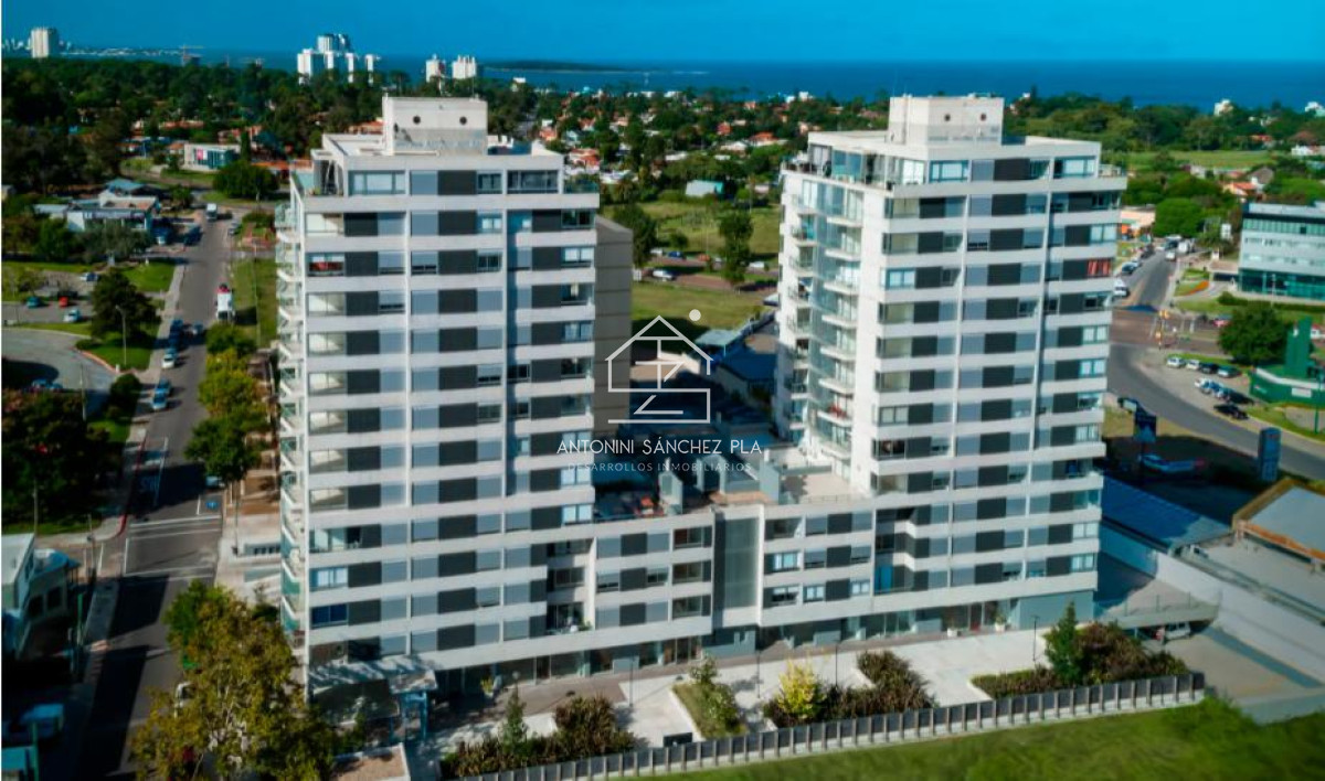 Apartamento ID.3948 - Oportunidad en Torre Cardinal con Renta asegurada