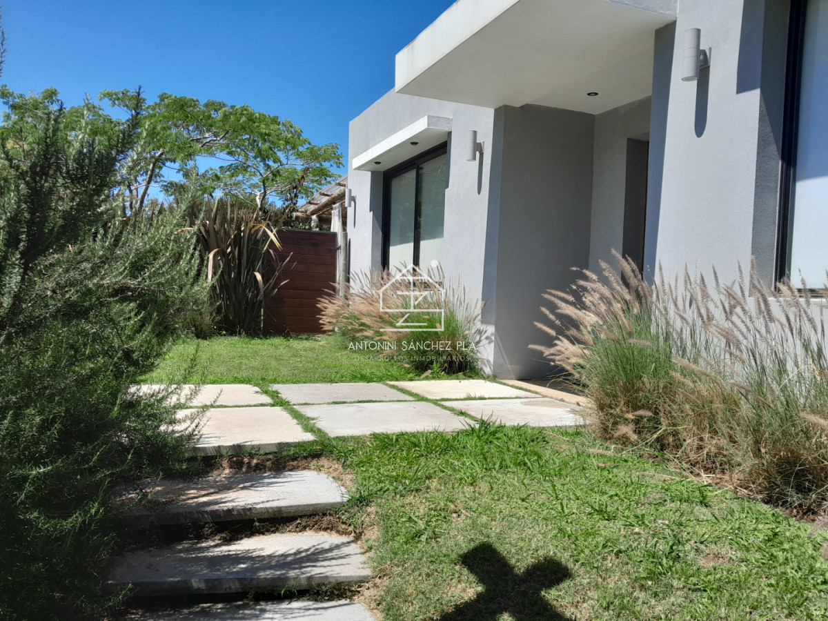 Casa ID.4530 - Disfrutable casa en una planta!