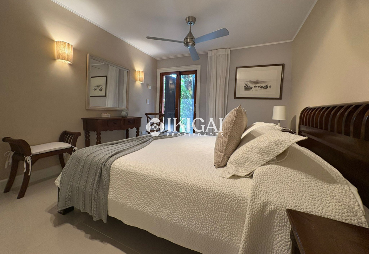 Apartamento ID.1012 - Venta apartamento de 2 dormitorios y 2 baños en Punta ballena.