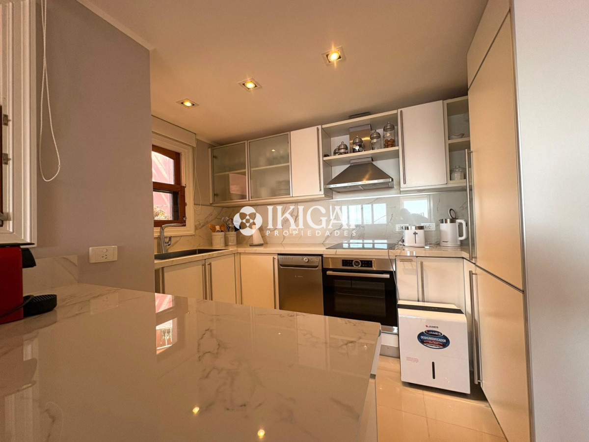 Apartamento ID.1012 - Venta apartamento de 2 dormitorios y 2 baños en Punta ballena.