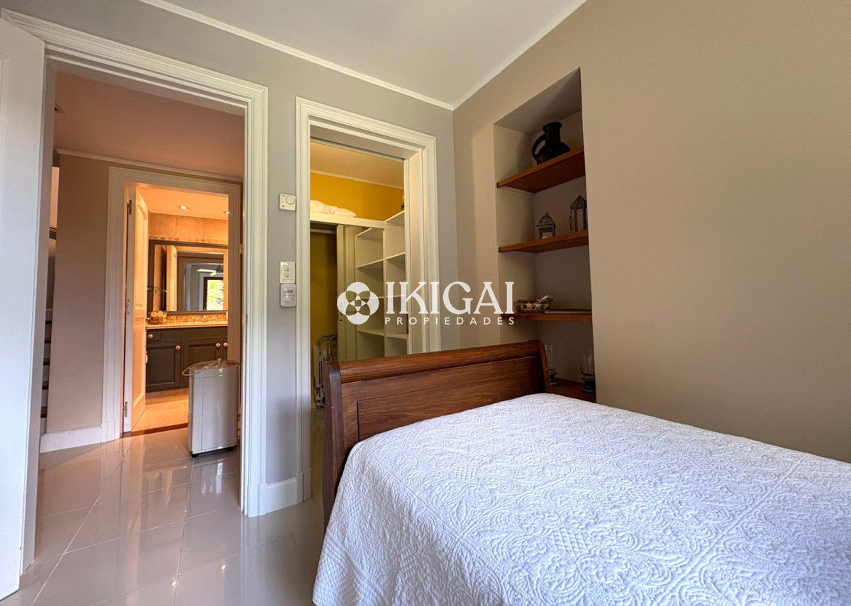 Apartamento ID.1012 - Venta apartamento de 2 dormitorios y 2 baños en Punta ballena.