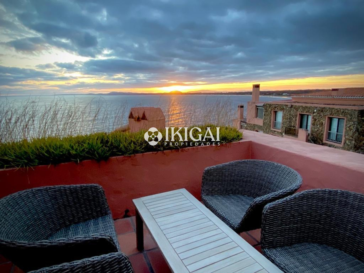 Apartamento ID.1012 - Venta apartamento de 2 dormitorios y 2 baños en Punta ballena.