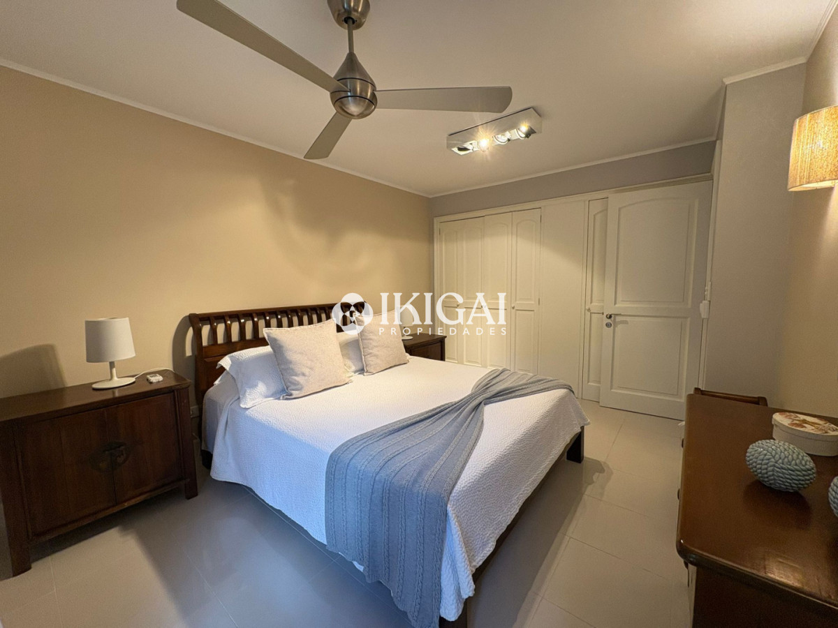 Apartamento ID.1012 - Venta apartamento de 2 dormitorios y 2 baños en Punta ballena.