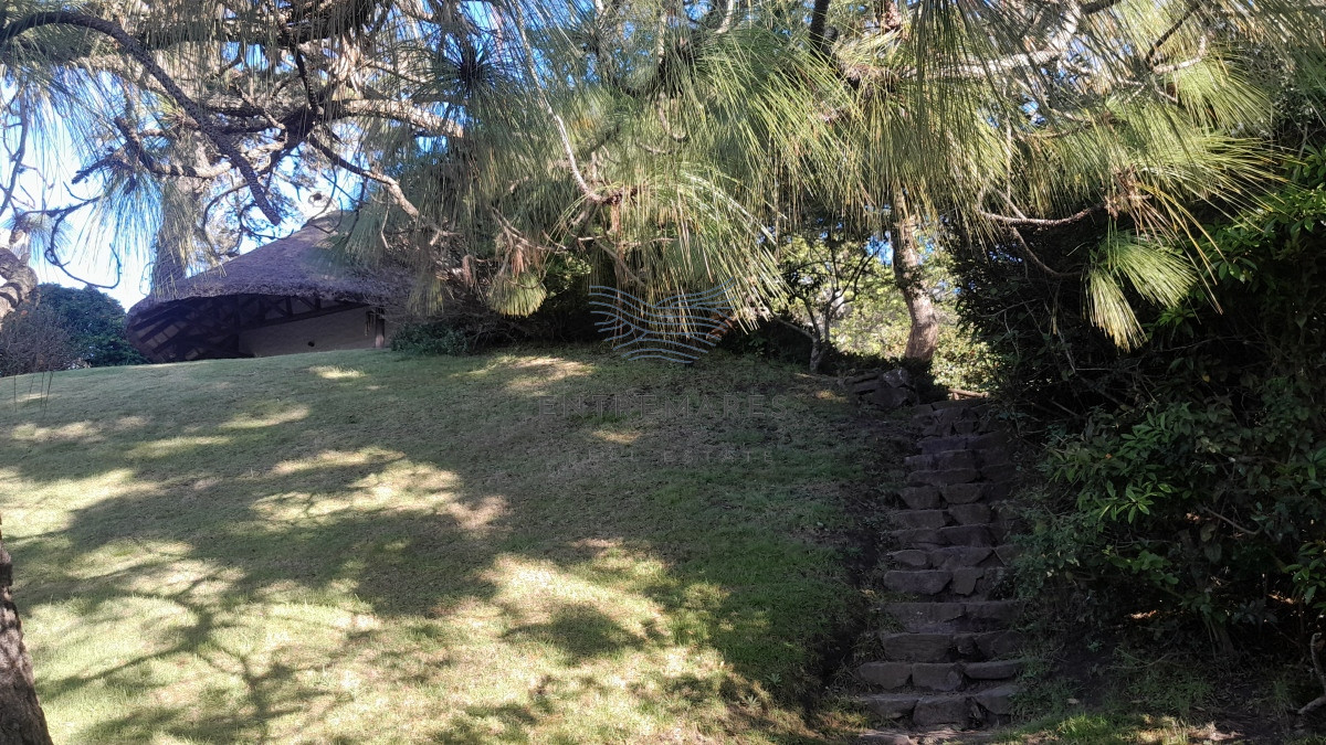 Casa ID.66 - Directamente sobre la Laguna del sauce