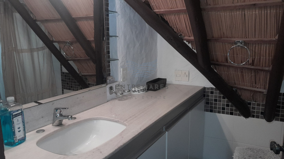 Casa ID.66 - Directamente sobre la Laguna del sauce