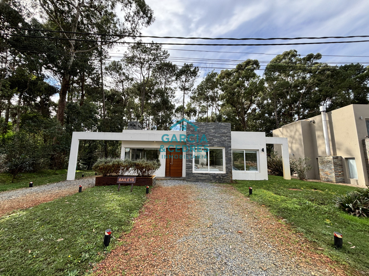 Casa ID.20 - Casa en Punta Ballena, Complejo Solanas