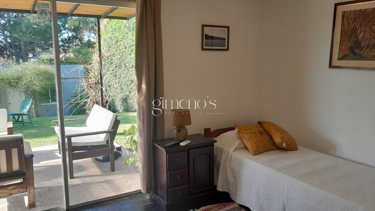 Casa ID.425 - Venta de Casa de 3 Dormitorios  en Tio Tom a pasos de la playa - Solanas 