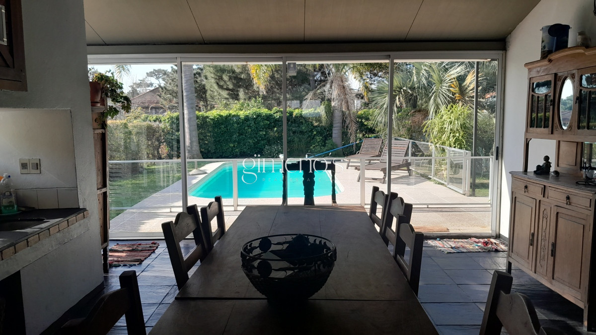 Casa ID.425 - Venta de Casa de 3 Dormitorios  en Tio Tom a pasos de la playa - Solanas 