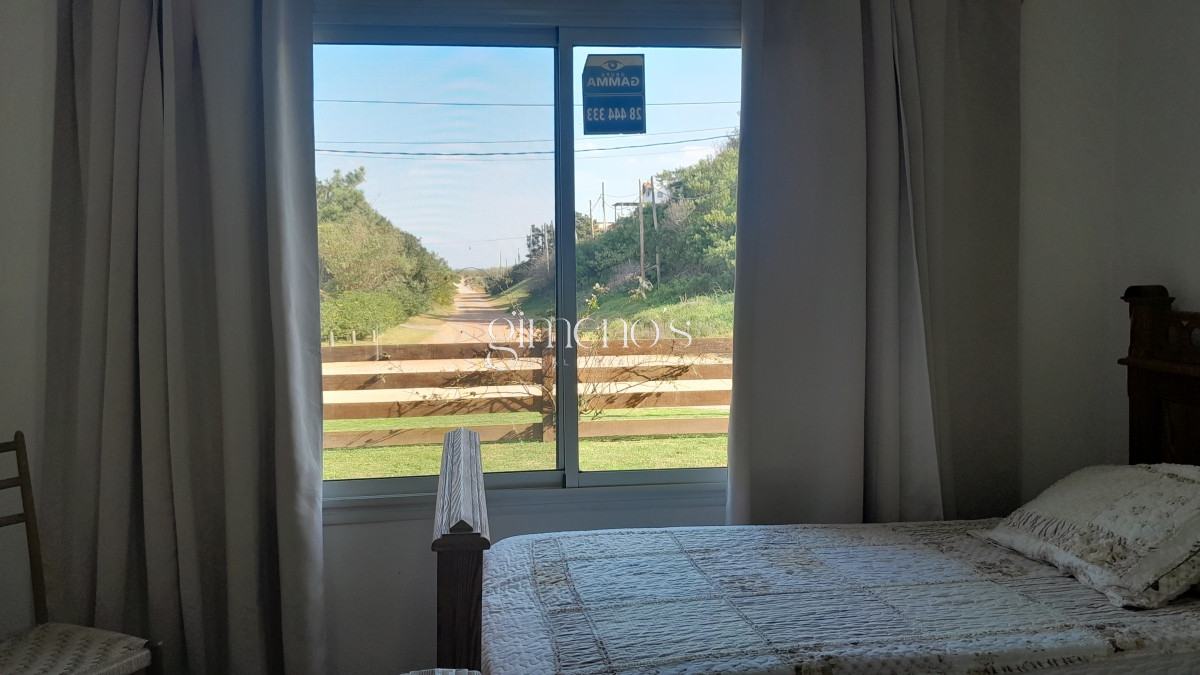 Casa ID.425 - Venta de Casa de 3 Dormitorios  en Tio Tom a pasos de la playa - Solanas 