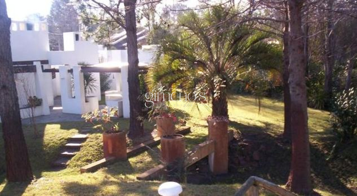 Casa ID.426 - Venta de Casa 3 Dormitorios - Solanas - Punta del Este 