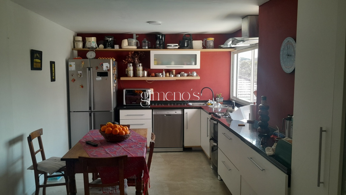 Casa ID.425 - Venta de Casa de 3 Dormitorios  en Tio Tom a pasos de la playa - Solanas 