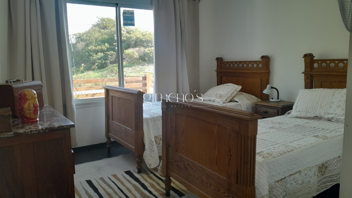 Casa ID.425 - Venta de Casa de 3 Dormitorios  en Tio Tom a pasos de la playa - Solanas 