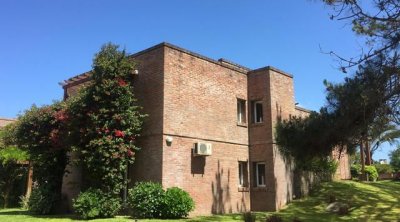 A muy pocos pasos del mar