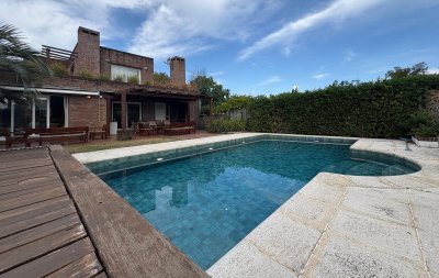 A muy pocos pasos del mar