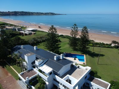 DIRECTAMENTE SOBRE EL MAR!