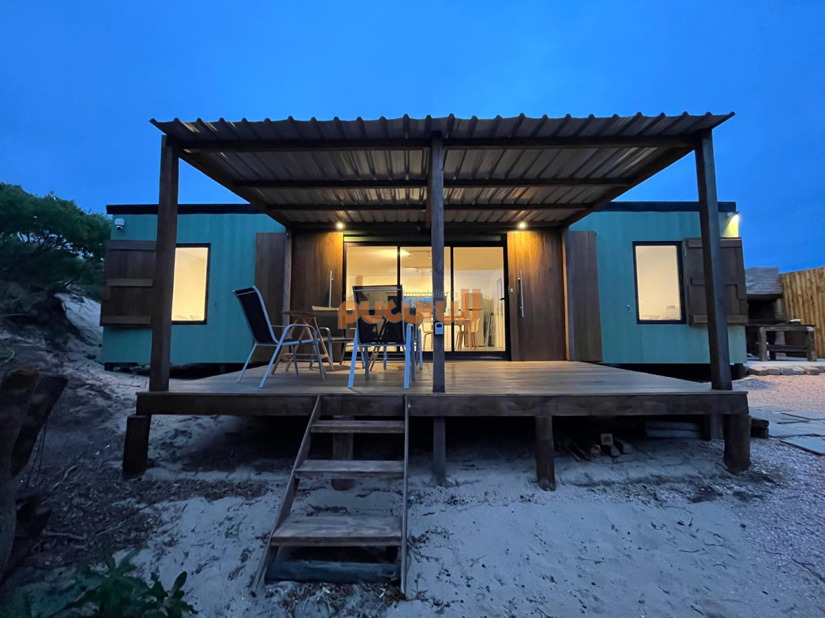 Dos mil metros a pasos del Mar con 2 casas!