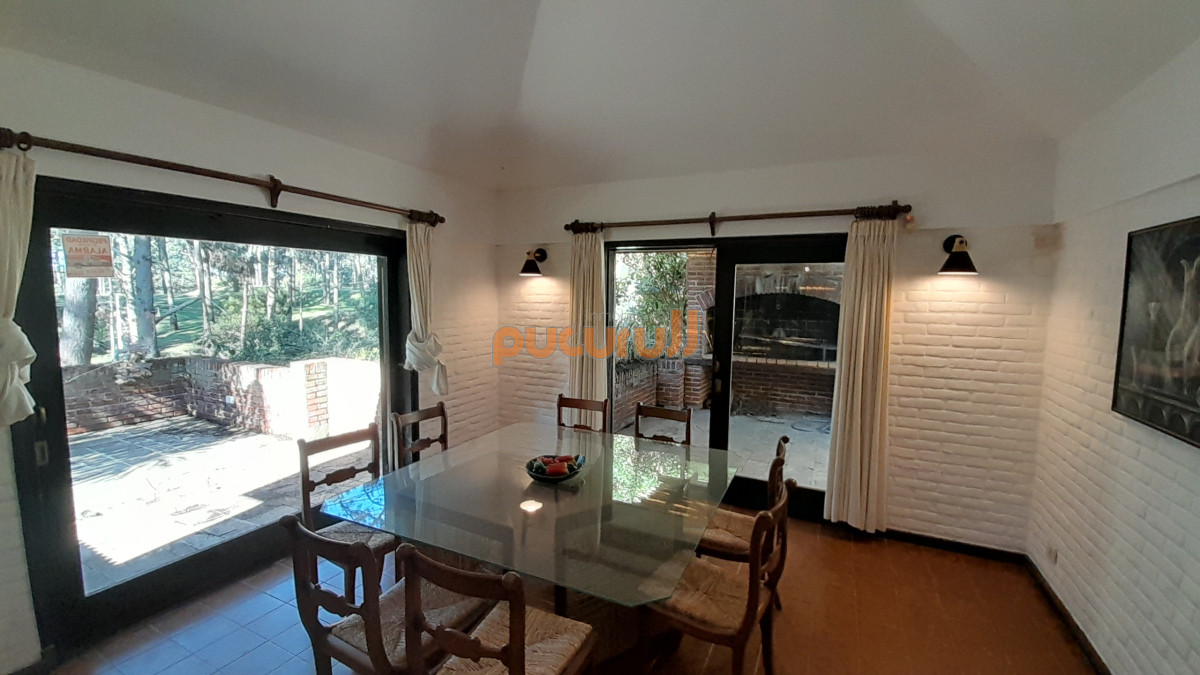 Casa ID.2204 - Excelente ubicación y entorno!