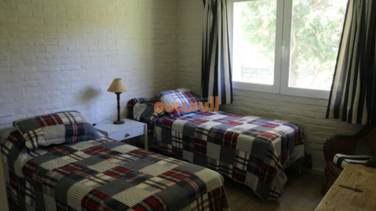 Casa ID.2444 - ¡Opción ideal en parada 20 de la Brava!