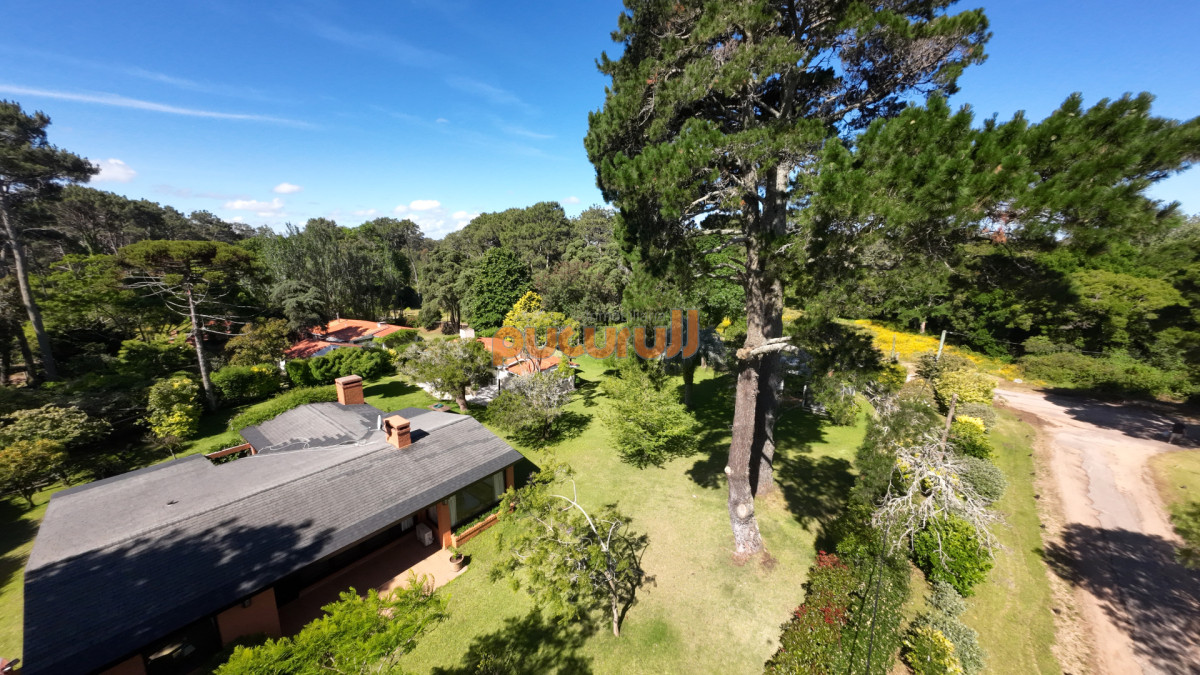 Casa ID.2444 - ¡Opción ideal en parada 20 de la Brava!