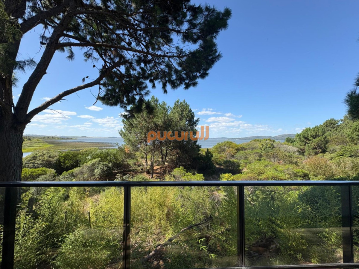 Casa ID.2451 - Espectacular vista a la Laguna!
