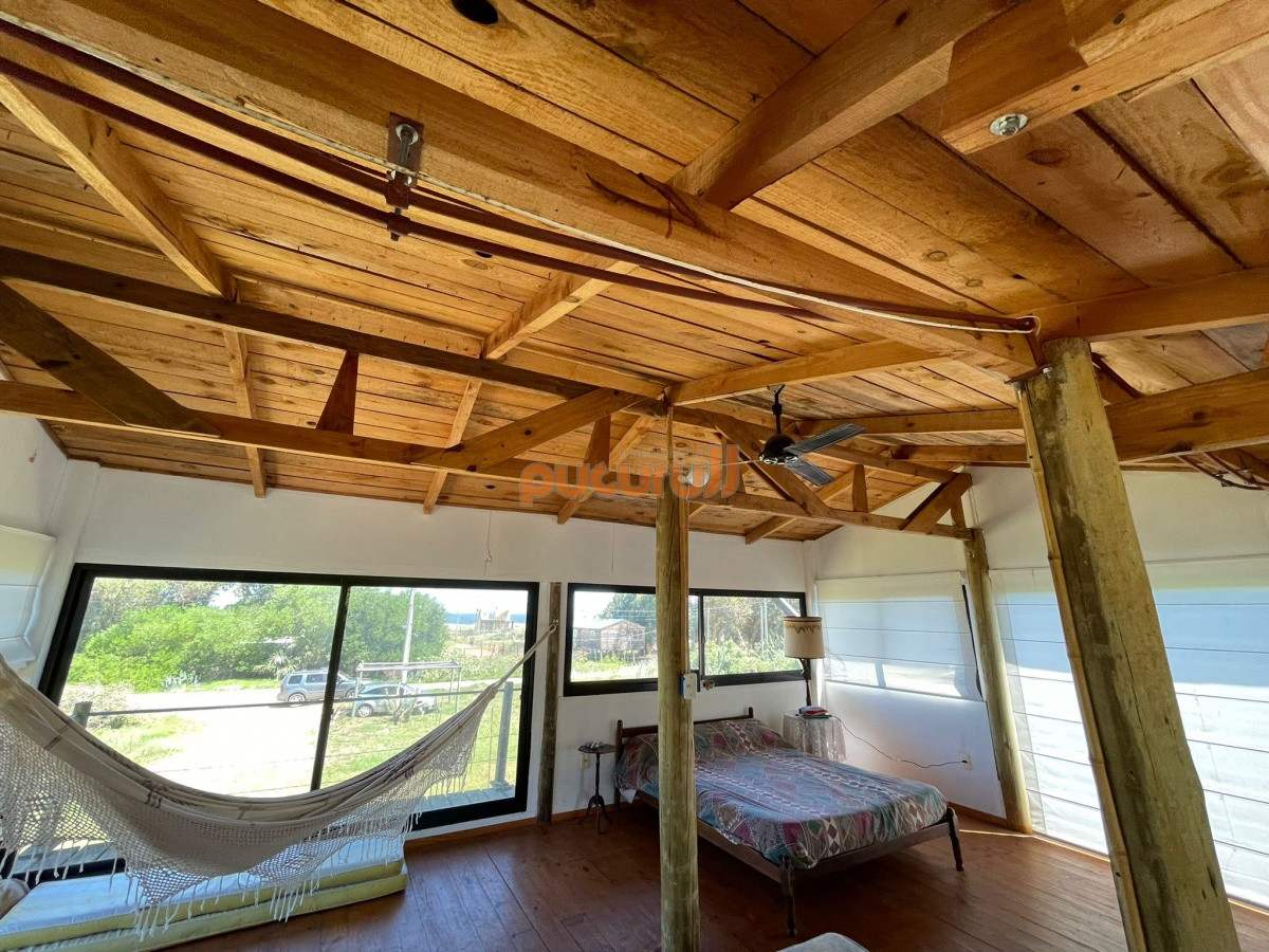 Casa ID.1200 - Simpática casa muy luminosa!